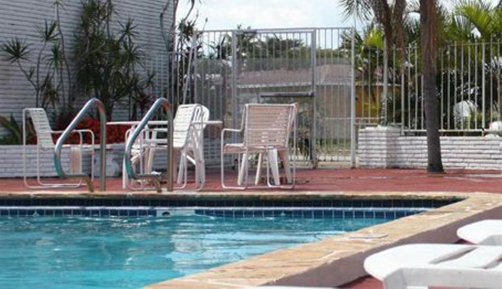 Beach And Town Motel Hollywood Ngoại thất bức ảnh